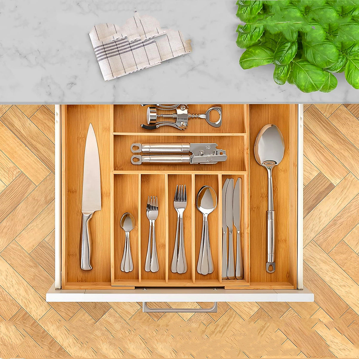 Beautifully organised kitchens, naturally